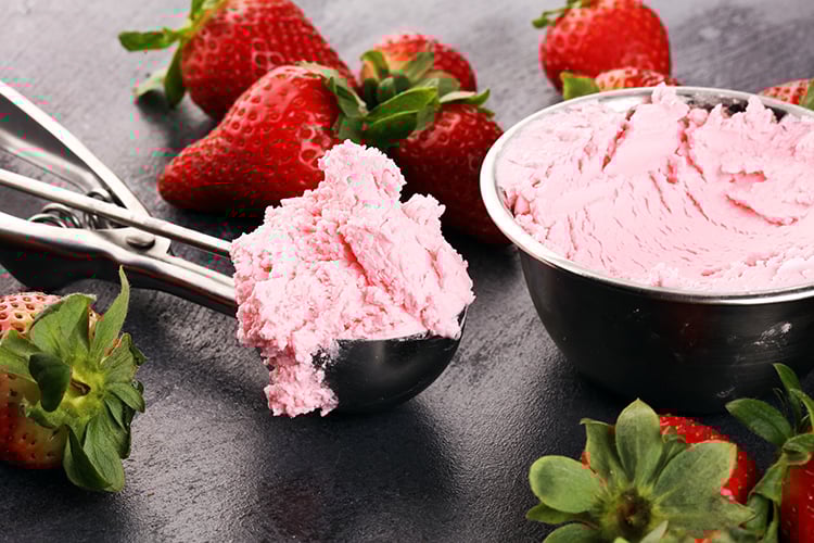 Rezept Erdbeerglace mit Kondensmilch
